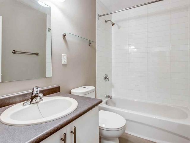 The Links Road Studio Apartment for Rent at 24 Lord Seaton Court, Toronto, ON M2P 1T6 York Mills