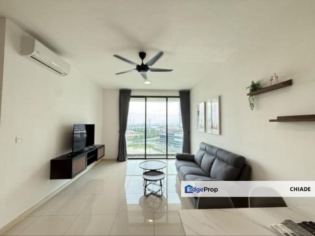 The M @ Medini Macrolink