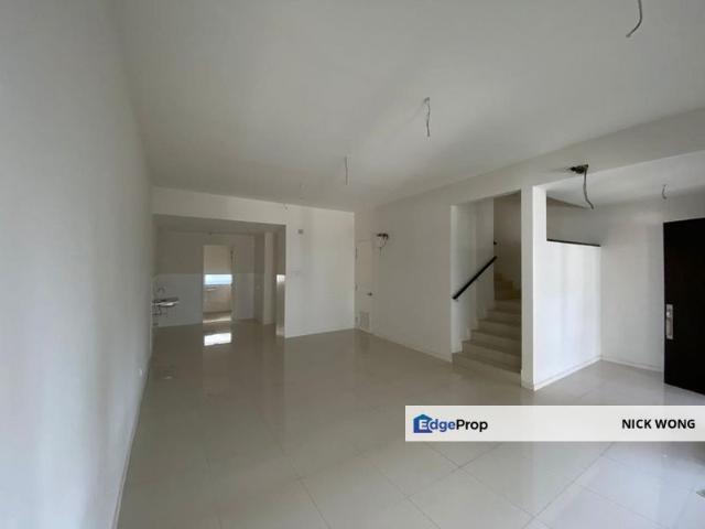 The Maisons, Perdana Lakeview East