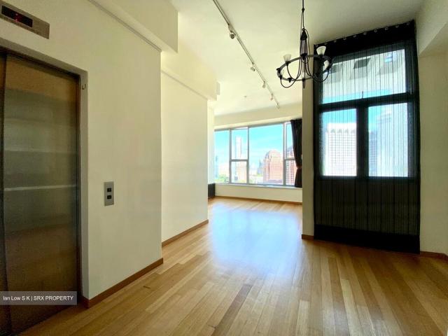 The Metz D9, Condominium