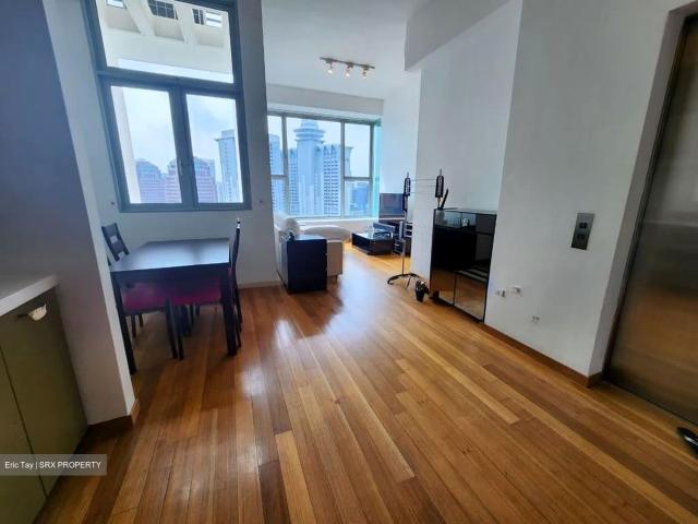 The Metz D9, Condominium