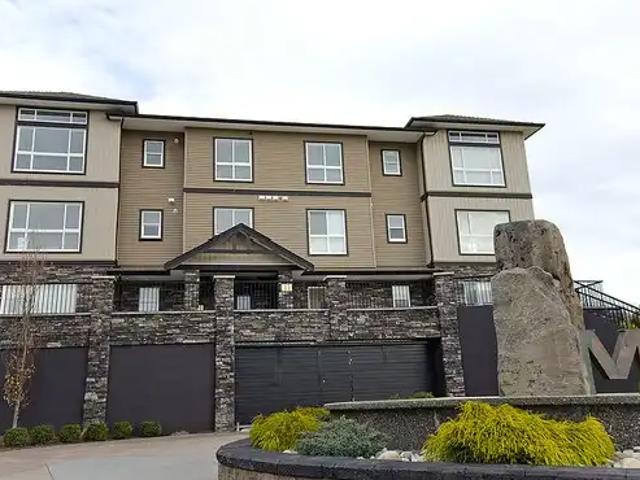 The Mews on the Park! Finest Condo!