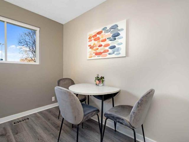 The Mica 1 Bedroom Apartment for Rent at 35 Woodridge Cres, Ottawa, ON K2B 7T5 Bayshore