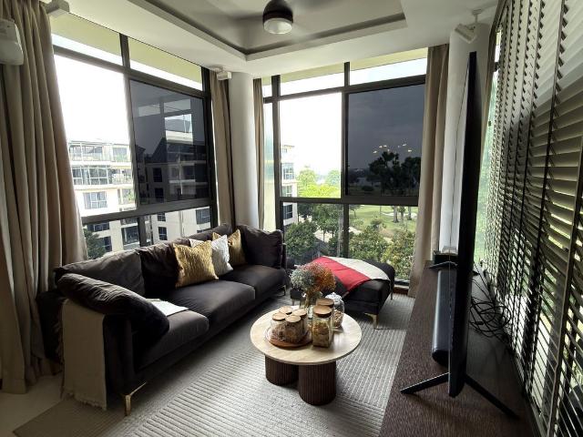 The Miltonia Residences D27, Condominium