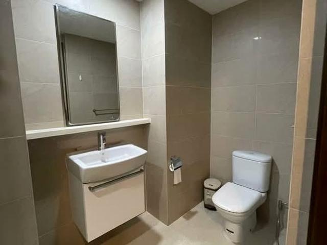 The Miltonia Residences D27, Condominium