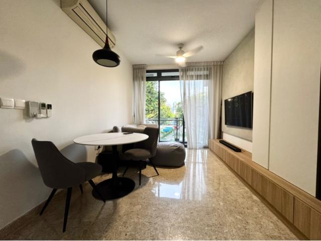 The MKZ Apartment For Rent, $4,680, 2 Bed 2 Bath 732 sqft $6.39 psf