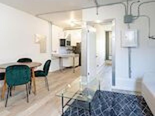 The New York | All Inclusive Suites near the Byward Market