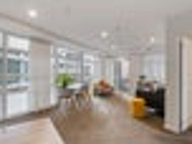Huge Storage, Balcony, Pets + Airbnb OK