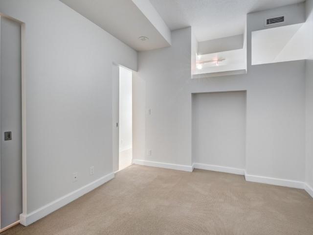 The Soho 1 Bedroom Apartment for Rent at 350 Wellington St W, Toronto, ON M5V 3W9 Entertainment District
