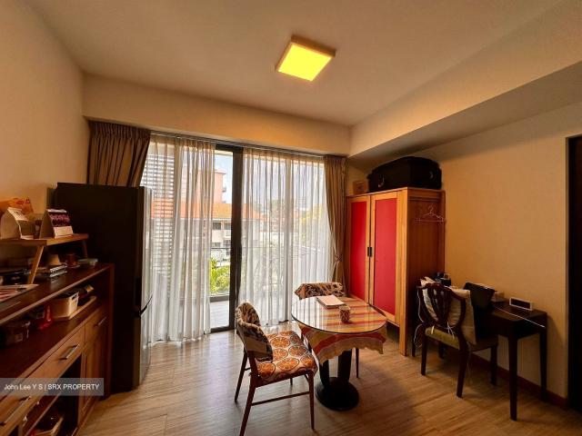 The Seawind D15, Condominium