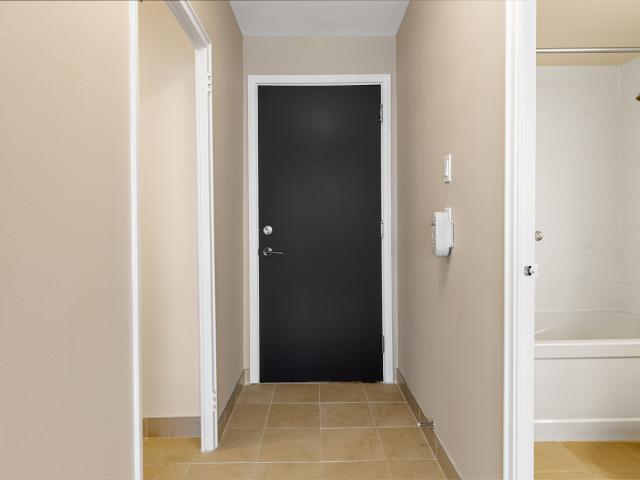 The Seigniory Bachelor [object Promise] for Rent