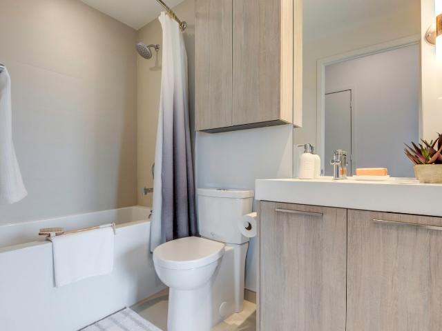 The Selby 2 Bedroom Apartment for Rent at 25 Selby St, Toronto, ON M4Y 0E6 Upper Jarvis