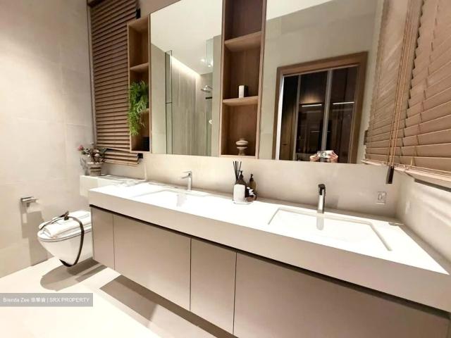The Sen D21, Condominium