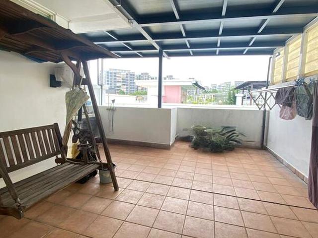 The Shaughnessy D27, Terrace