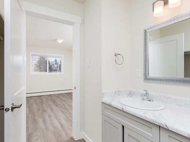 The Stanley 1 Bedroom Apartment for Rent at 10717 81 Ave Nw, Edmonton, AB T6E 1Y2 Queen Alexandra