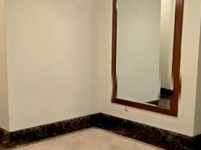 The Sterling D21, Condominium