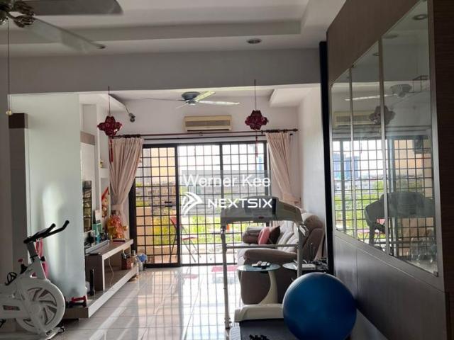 The Straits View Condominium @ Permas Jaya Landed in the Sky Nice environment & well maintained 5 Star facilities Fully Renovation, changed new floor tiles, well maintenance