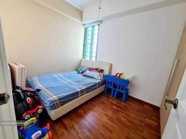 The Sunny Spring D14, Apartment