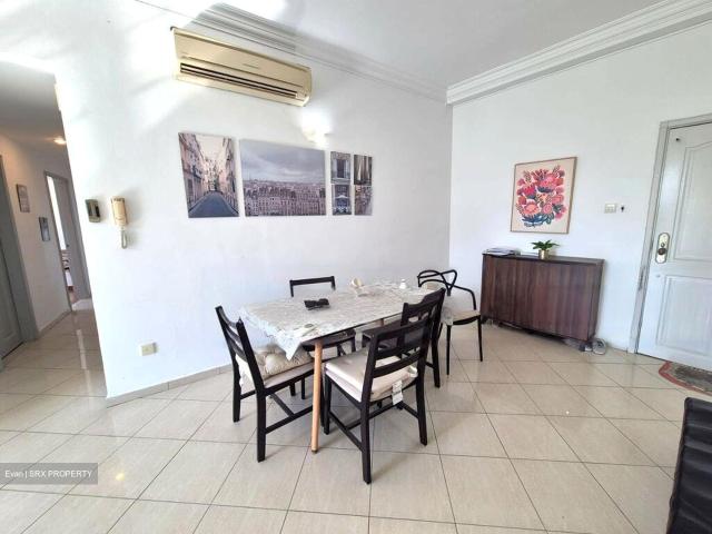 The Sunny Spring D14, Apartment