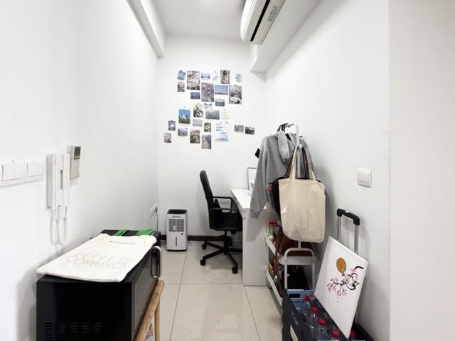 The Poiz Residences Condominium For Sale, $830,000, 1 Bed 1 Bath 421 sqft $1,972.00 psf
