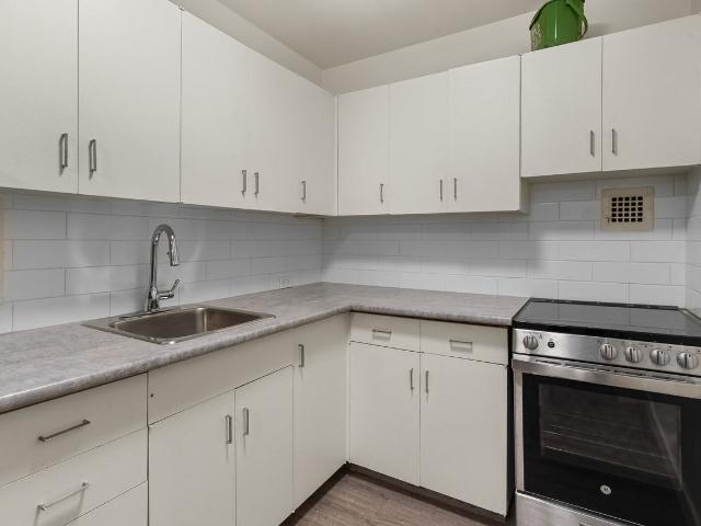 The Palisades Studio Apartment for Rent at 9820 104 St Nw, Edmonton, AB T5K 0Z1 Downtown Edmonton