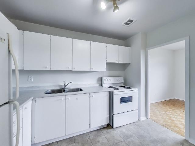 The Park Mills 2 Bedroom Apartment for Rent at 32 Clayland Dr, Toronto, ON M3A 2A5 Parkwoods Donalda