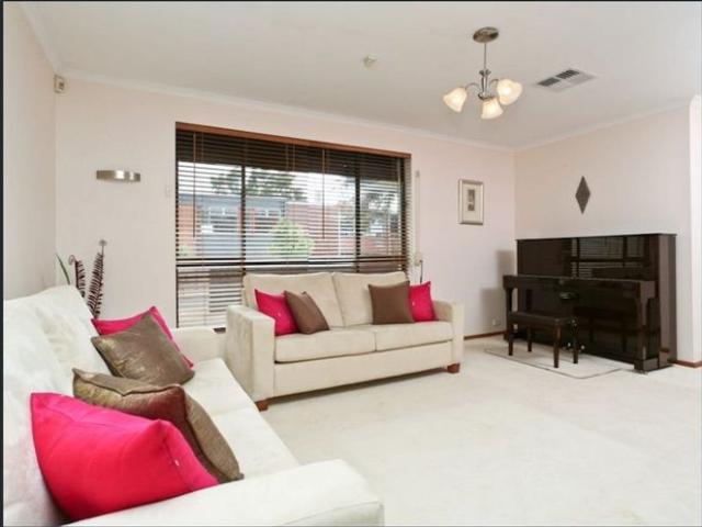 The Perfect Family Environment Magill Primary just a walk away!