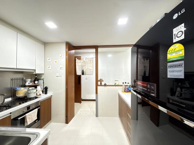 The Raintree D21, Condominium