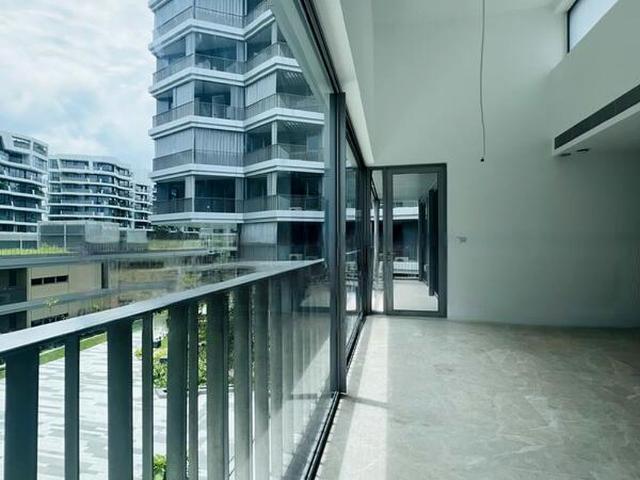 The Reef At King’s Dock D4, Condominium