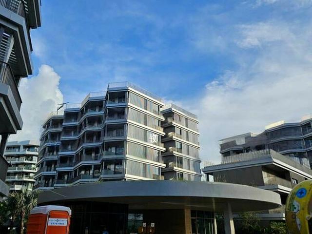 The Reef At King’s Dock D4, Condominium