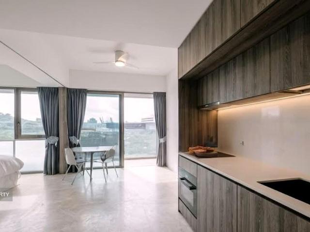 The Reef At King’s Dock D4, Condominium