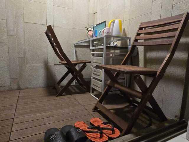 THE WOODS, common room for 1 pax OWN BALCONY own washing machine