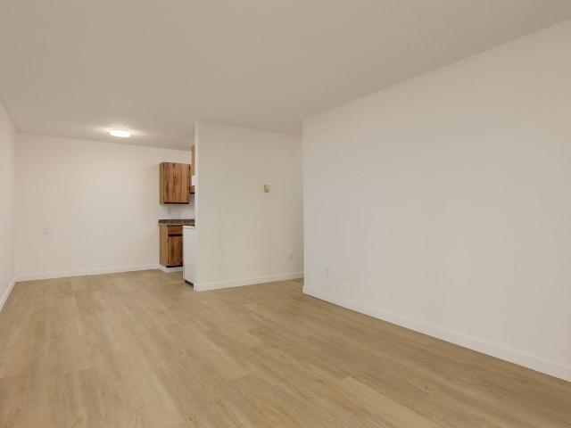 The Woodway Apartments 1 Bedroom Apartment for Rent at 1859 Woodway Pl, Burnaby, BC V5B 4T6 Brentwood
