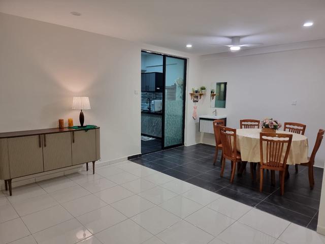 The Waterfront Tanjung Bungah 1490sf Renovated Furnished 1Carpark