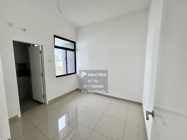 The Wharf Residence 3+1 Rooms Apartment, 3 Car Parks for Sale. Rare Unit with 3 Car Parks