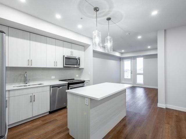 The Windsor 1 Bd + Den [object Promise] for Rent
