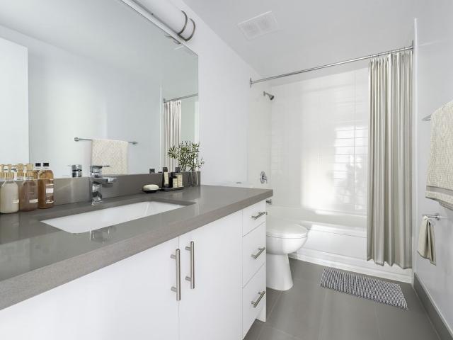 The Torontonian Studio Apartment for Rent at 45 Dunfield Ave, Toronto, ON M4S 2H4 Davisville Village