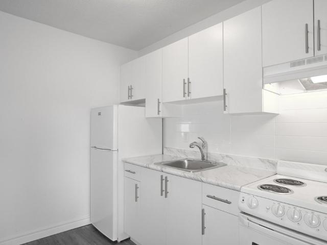 The Tadoussac Apartments 1 Bedroom Apartment for Rent at 65 Rue Sherbrooke E, Montréal, QC H2X 1C4
