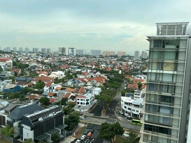 The Trumps Condominium For Rent, $4,700, 2 Bed 2 Bath 947 sqft $4.96 psf