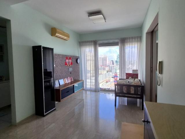 The Trumps D14, Condominium