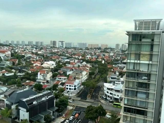 The Trumps D14, Condominium
