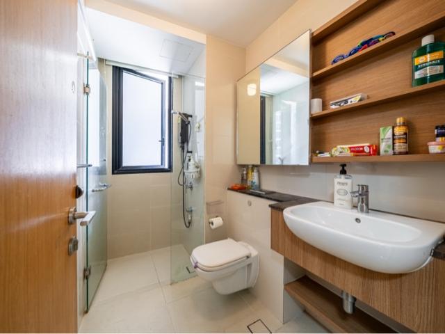 The Trilinq Condominium For Sale, $2,300,000, 3 Bed 3 Bath 1,044 sqft $2,203.00 psf