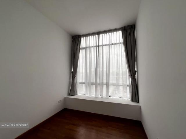 The Trizon D10, Condominium