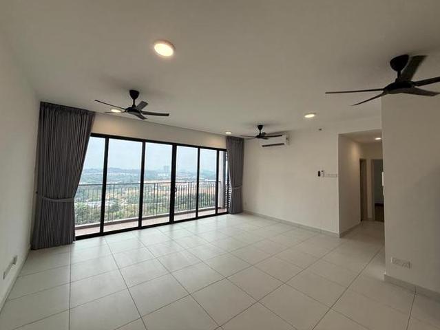 The Tropika Serviced Residence Brand New 2 Carparks Partly Furnished