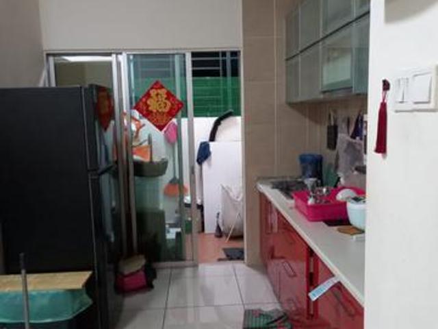 The units is tenanted and well maintained
