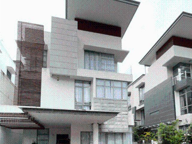 The Valley Residence
