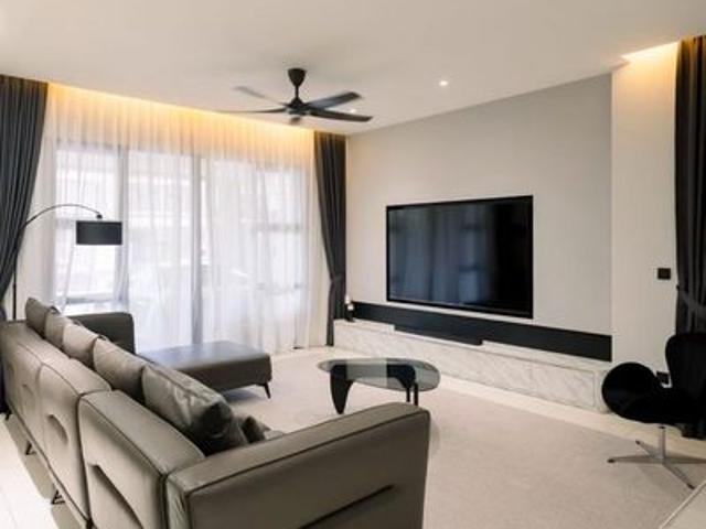 The Valley West 1