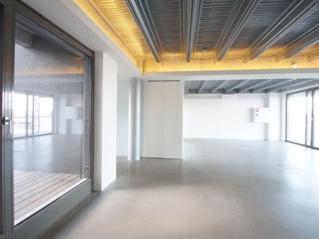 The View! Atemberaubendes Penthouse Loft mit Dachterrasse samt Wien Panorama Blick in der Brotfabrik Wien!