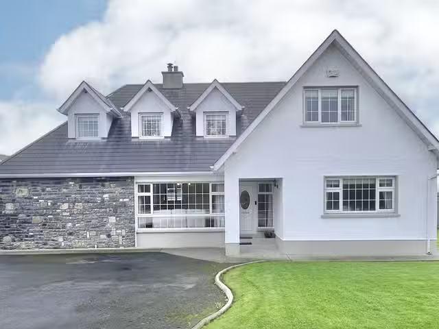 The Villa, Paulstown, Co. Kilkenny, R95VHE4 is for sale