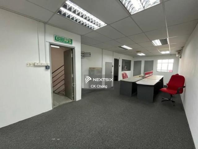 TheAstaka 坡地高级公寓‼️卖价少过RM2mil️ Brand New Unit 全新单位 没有人住过 客厅直接链接Balcony阳台 很大气 住起来很有feel 2207sqft【3+1房5厕】Private Lift｜2 Carpark 地点就在 #JBTown 去 CIQ / JB Sentral 很快，过新加坡也很方便